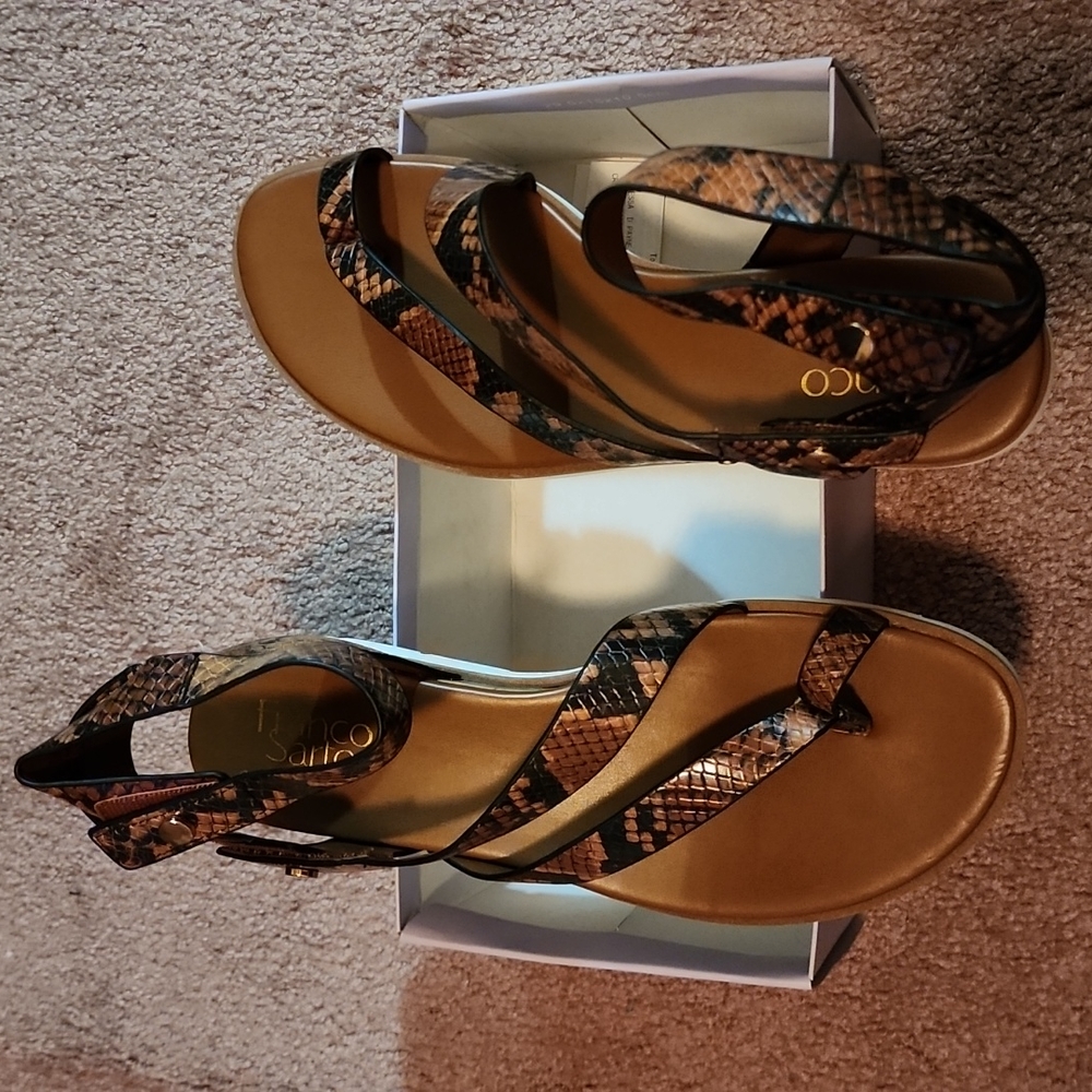 Shoes/ sandals